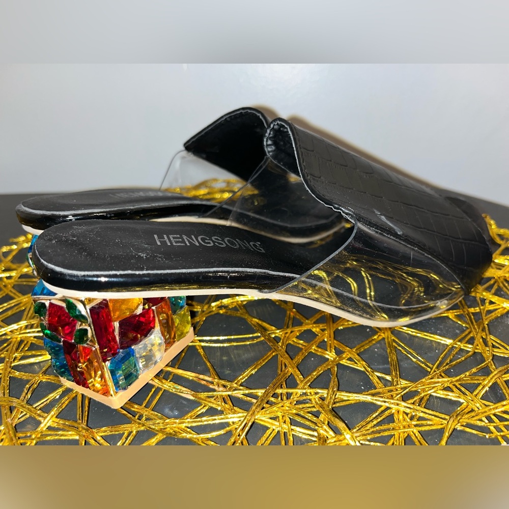 HENGSONG Women Black Jeweled Shoes.  Size 43 And One Green Jewel Is Mission